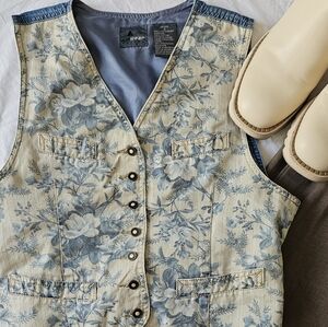 Liz Claiborne Blue Floral Short Sleeve Top